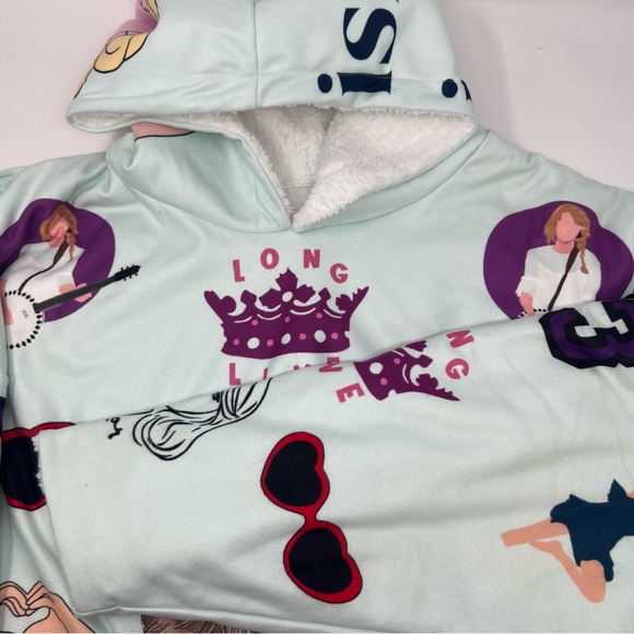 Taylor Swift Light Blue Hoodie Sweater Sherpa Lined No size Tag - Picture 6 of 11